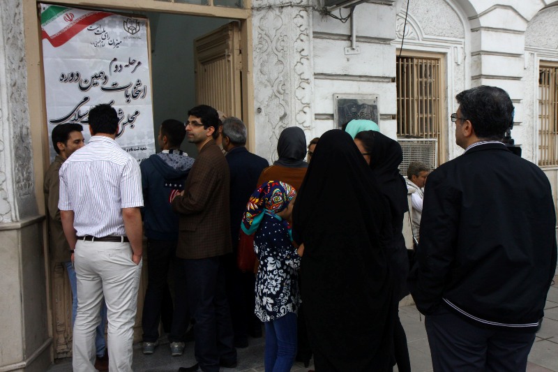 تمديد زمان انتخابات در شعبه هاي شهري شهرستان رشت تا ساعت 22