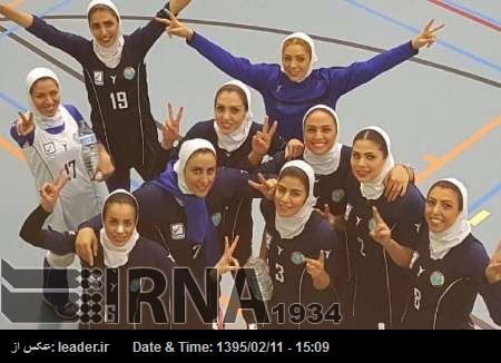 Estudiantes femeninas iraníes consiguen la medalla de plata en Voleibol