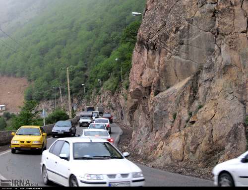 ترافیک خودرو در مبادی ورودی به مازندران سنگین است