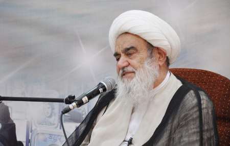 آیت الله مظاهری: مسلمانان در پرتو انوار بقاع متبركه دل و روح خود را تهذیب كنند آیت الله مظاهری: مسلمانان در پرتو انوار بقاع متبركه دل و روح خود را تهذیب كنند