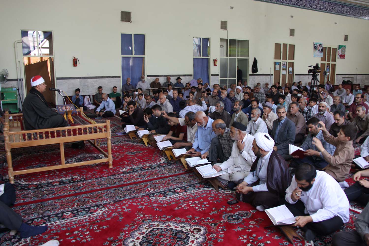 محفل انس با قرآن با حضور قاري مصري در بروجرد برگزار شد