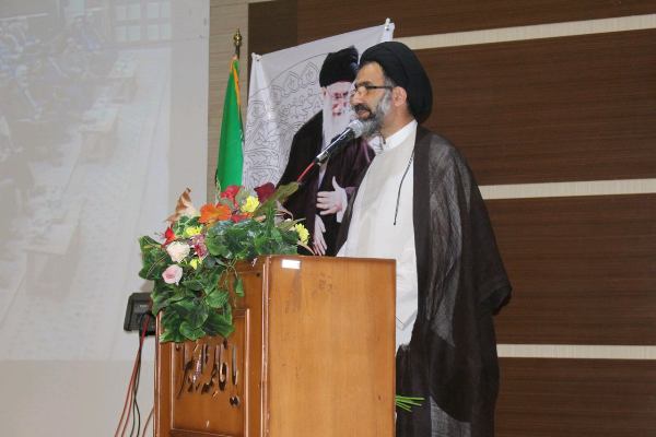 امام جمعه ساوه: وحدت كلمه رمز ماندگاری جوامع اسلامی است