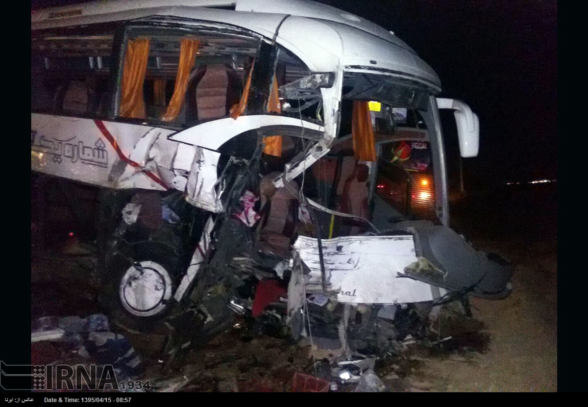 تصادف کامیون با ۲ دستگاه اتوبوس در جاده مشهد - نیشابور ۱۵ مصدوم برجای گذاشت