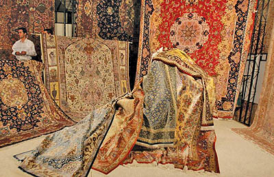 مشكلات و نيازهاي رونق صنعت فرش دستباف كردستان بررسي شد