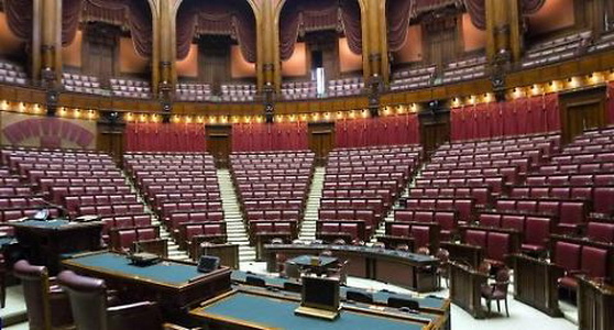 پارلمان ایتالیا 40 روز تعطیل شد