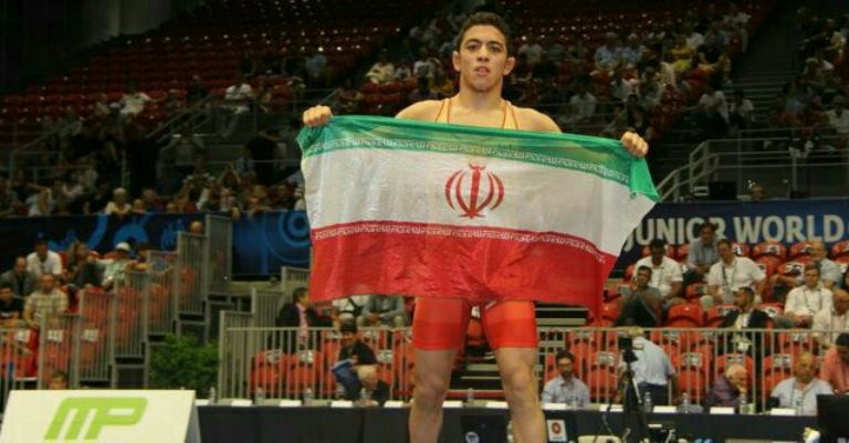كشتي آزاد قهرماني جوانان جهان/بياباني طلاي 60 كيلوگرم را به گردن آويخت كشتي آزاد قهرماني جوانان جهان/بياباني طلاي 60 كيلوگرم را به گردن آويخت