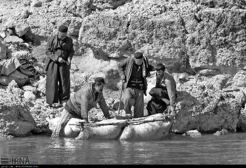 مردی که همیشه در رودخانه است