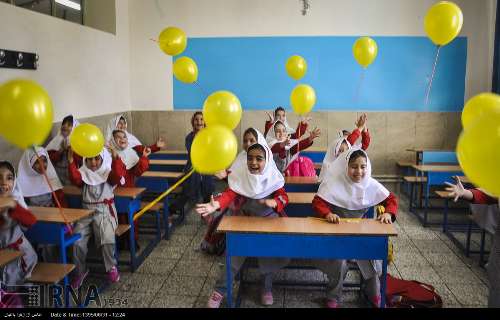 مدارس لرستان در تکاپوی مهری شادمانه