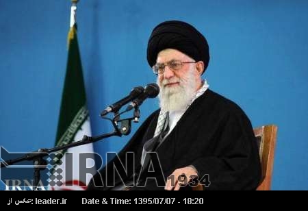 مسلح افواج کو ہمیشہ تیار رہنے کی ضرورت ہے: آيت الله خامنہ اي مسلح افواج کو ہمیشہ تیار رہنے کی ضرورت ہے: آيت الله خامنہ اي