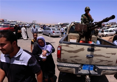 پليس عراق يكصد خانواده دربند داعش را در جنوب موصل آزاد كرد