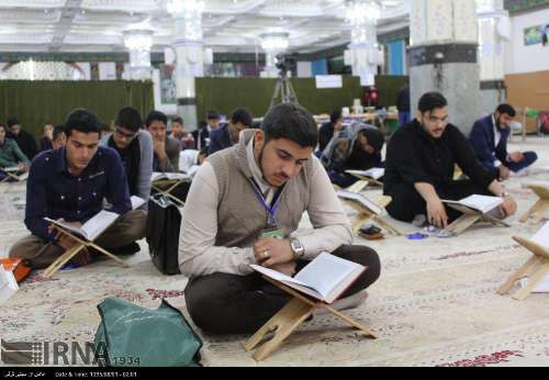 سنت قرآن خوانی در جامعه ایرانی باید ترویج یابد