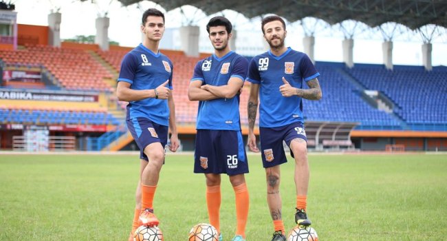 سه فوتبالیست ایرانی به یك تیم باشگاهی اندونزی پیوستند