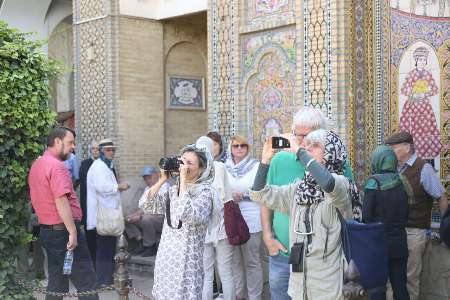 گردشگران بین المللی وارد استان فارس شدند