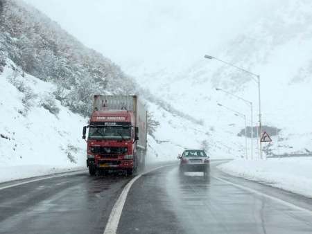 بارش برف در محورهای هراز و كندوان