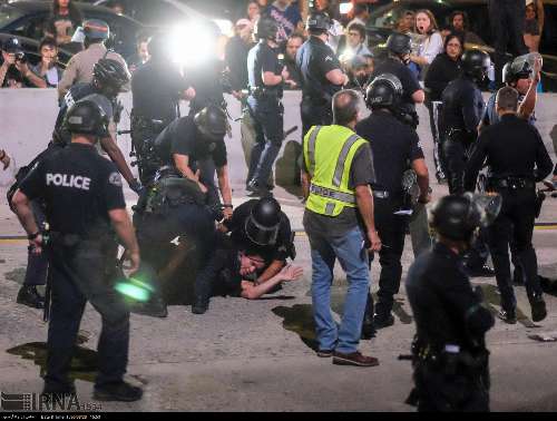 خشونت پلیس علیه تظاهرکنندگان در آمریکا
