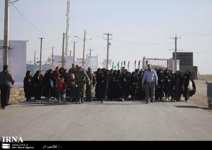 ازدحام زائران اربعين حسيني در گذرگاه مرزي چذابه