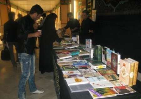 برپایی نمایشگاه كتاب حوزه هنری كردستان به مناسبت هفته كتابخوانی