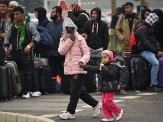 كودكان پناهجوی كاله فرانسه مجبور به كار اجباری می شوند