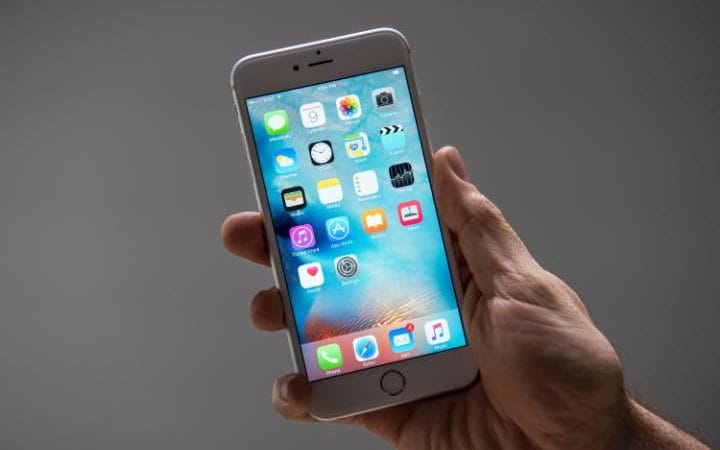 شركت اپل باتري گوشي هاي iPhone 6s را جايگزين مي كند