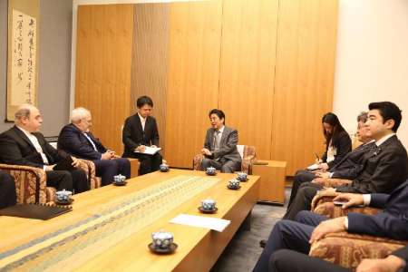 Zarif meets Japanese premier in Tokyo Zarif meets Japanese premier in Tokyo