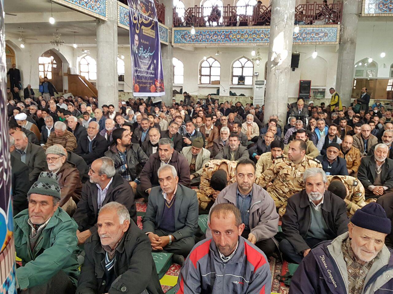 امام جمعه موقت شاهرود: رابطه با خارج نبايد به نفوذ منتهي شود