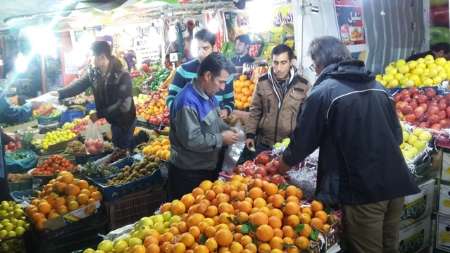 24 تیم بازرسی بر بازار شب یلدای اصفهان نظارت می کنند