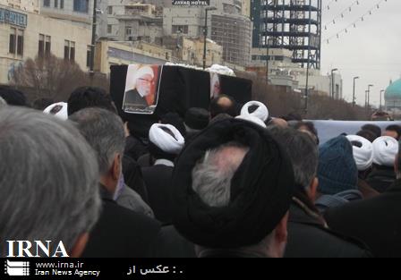 پیكر مرحوم آیت الله واعظ زاده خراسانی در مشهد تشییع شد پیكر مرحوم آیت الله واعظ زاده خراسانی در مشهد تشییع شد
