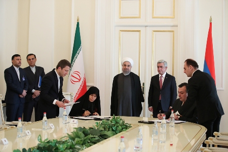 تهران و ایروان پنج سند همكاری امضا كردند