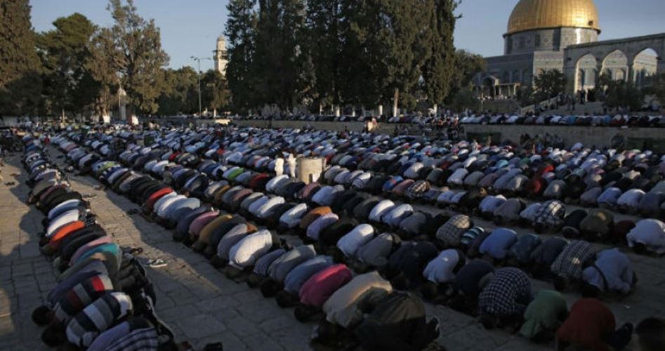 اقامه نماز جمعه در مسجدالاقصي با حضور ده ها هزار فلسطيني اقامه نماز جمعه در مسجدالاقصي با حضور ده ها هزار فلسطيني