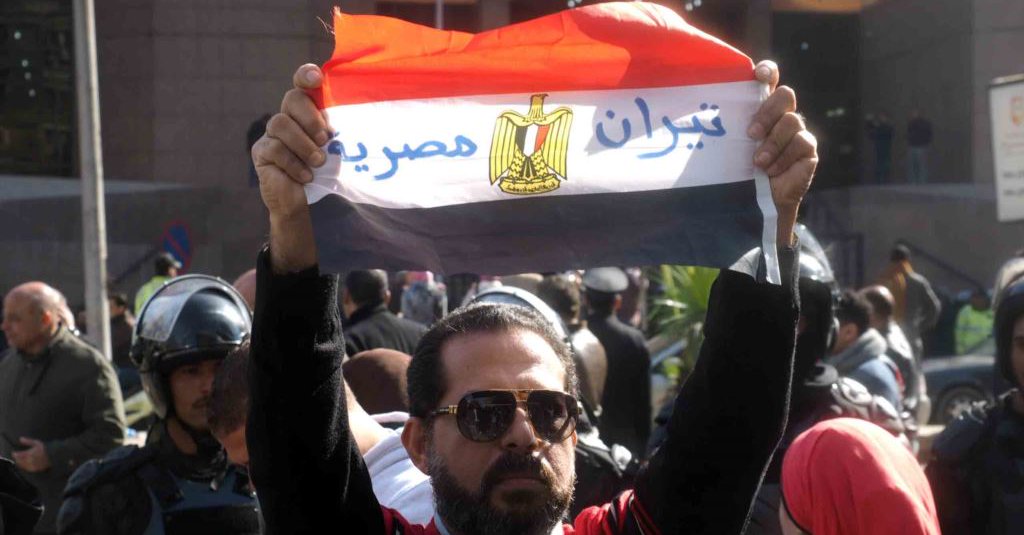 پویش رسانه ای مردم مصر در حمایت از رای دادگاه عالی این كشور بر حفظ  دو جزیره تیران و صنافیر
