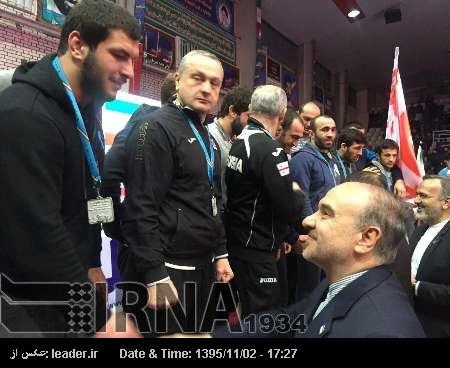 Tahti güreş müsabakalarında İran takımlarının başarısı Tahti güreş müsabakalarında İran takımlarının başarısı