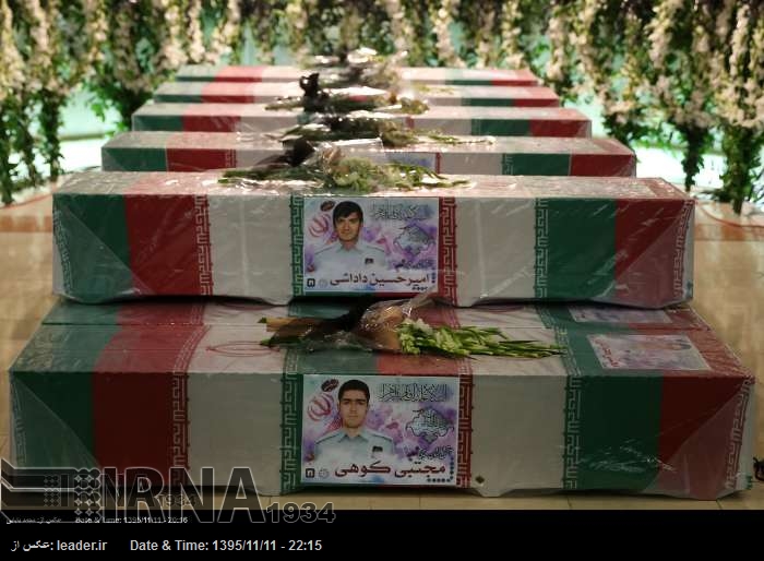 Los heroicos bomberos iraníes, enterrados en el cementerio Behesht Zahra Los heroicos bomberos iraníes, enterrados en el cementerio Behesht Zahra