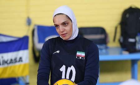 Iranian female volleyball player elected as best player in Central Asia