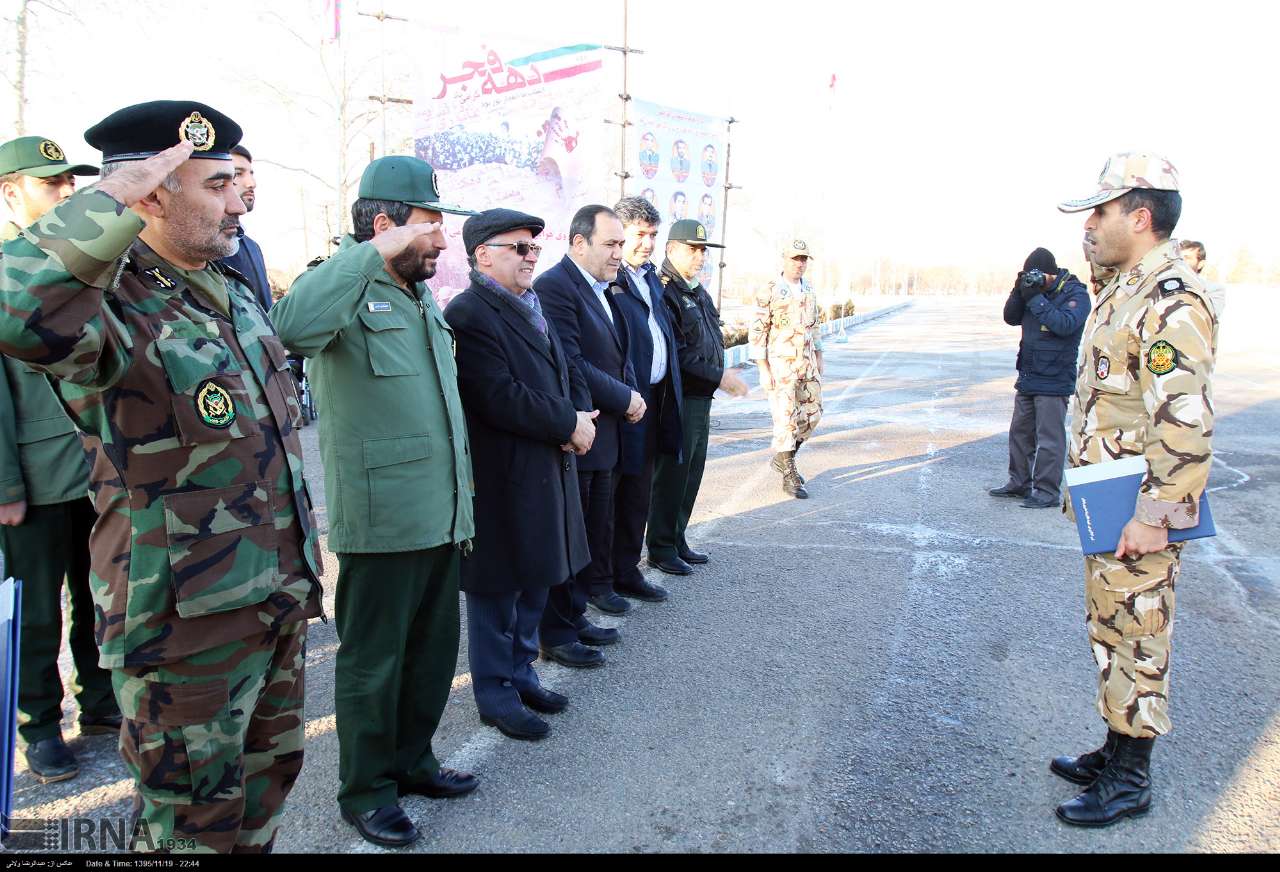 مراسم صبحگاه مشترك در پادگان تيپ 216 نيروي زميني ارتش زنجان - ایرنا