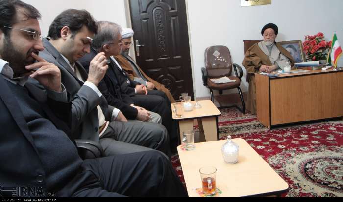 وجود نگاه هاي بوميگرايانه افراطي به كشور آسيب جدي وارد مي كند وجود نگاه هاي بوميگرايانه افراطي به كشور آسيب جدي وارد مي كند