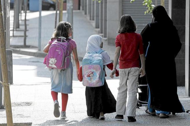 جامعه اسلامی اسپانیا خواهان برگزاری كلاس های مذهبی در مدارس شد