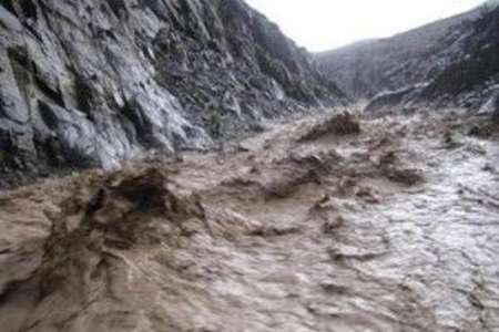 سیلاب راه های 67 روستای كرمان را بست