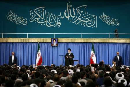 قائد الثورة الاسلامية: الـ22 من بهمن حقق العزة للبلاد قائد الثورة الاسلامية: الـ22 من بهمن حقق العزة للبلاد