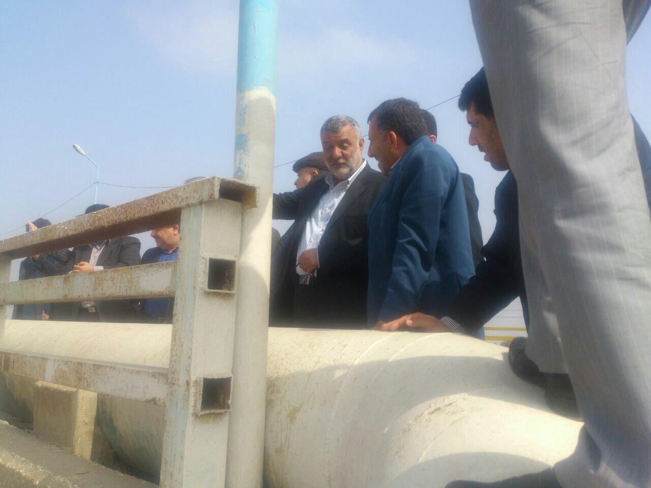 بازديد وزير جهاد كشاورزي از كانون هاي ريزگرد در هنديجان بازديد وزير جهاد كشاورزي از كانون هاي ريزگرد در هنديجان