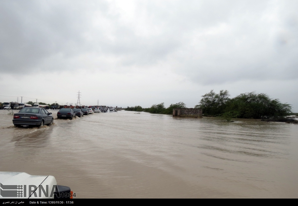 جاده سیریک - جاسک در استان هرمزگان به دلیل طغیان رودخانه بسته شد