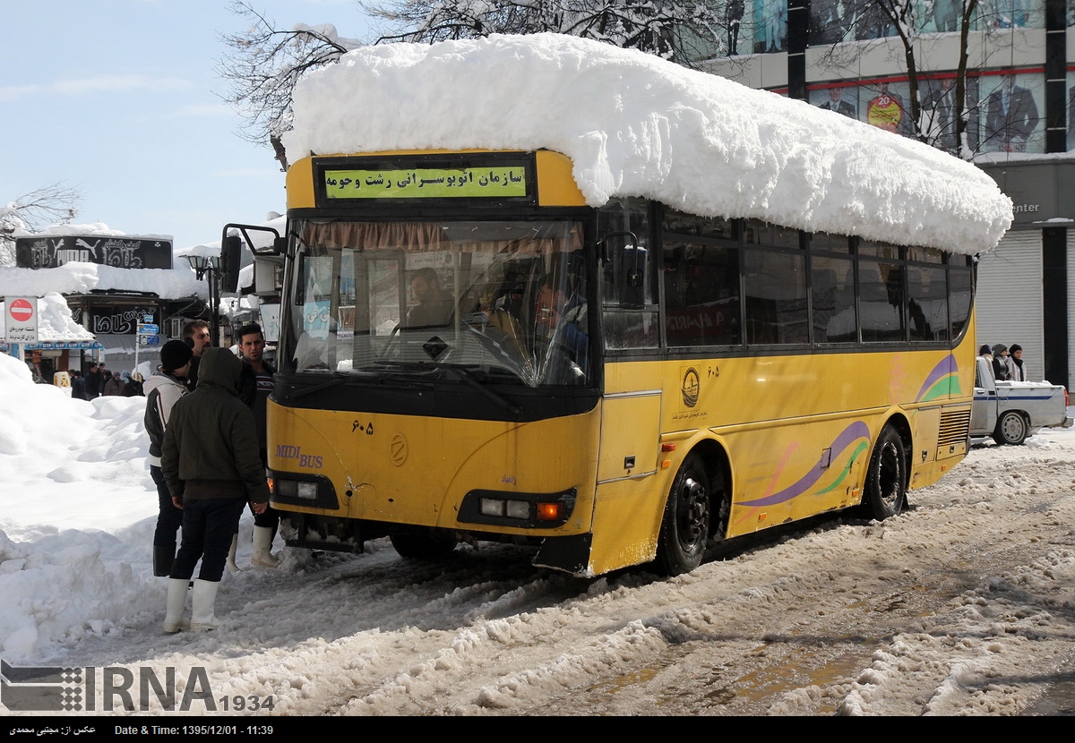 Heavy snow blankets Rasht city