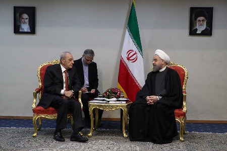 روحاني يؤكد علي التعاون الاقليمي لحل قضايا المنطقة روحاني يؤكد علي التعاون الاقليمي لحل قضايا المنطقة