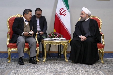 الرئيس روحاني:إيران و ماليزيا بإمكانهما التشاور و التعاون البناء في مجال القضايا الإقليمية الرئيس روحاني:إيران و ماليزيا بإمكانهما التشاور و التعاون البناء في مجال القضايا الإقليمية