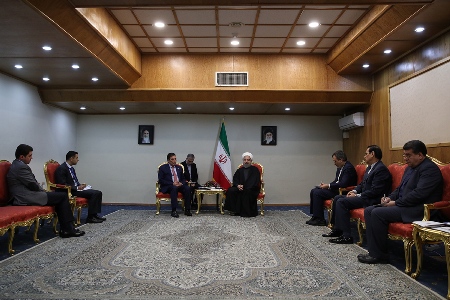 روحاني : تعزيز العلاقات بين طهران وعمان لصالح شعبي البلدين والمنطقة روحاني : تعزيز العلاقات بين طهران وعمان لصالح شعبي البلدين والمنطقة