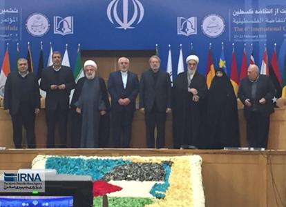 إيران تكرم شهداء الإنتفاضة الفلسطينية وأسرهم إيران تكرم شهداء الإنتفاضة الفلسطينية وأسرهم