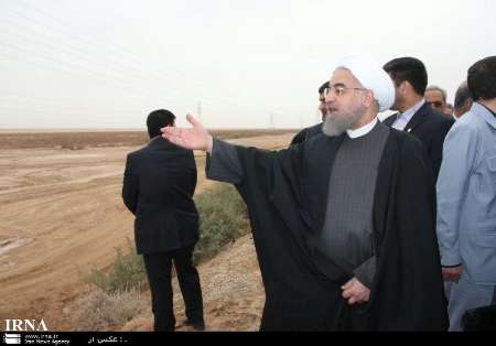 الرئیس روحانی یتفقد بؤر عواصف الغبار والأتربة فی جنوب أهواز الرئیس روحانی یتفقد بؤر عواصف الغبار والأتربة فی جنوب أهواز