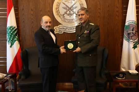 وزیر الدفاع اللبنانی یؤكد علي تعزیز التعاون العسكری مع ایران وزیر الدفاع اللبنانی یؤكد علي تعزیز التعاون العسكری مع ایران
