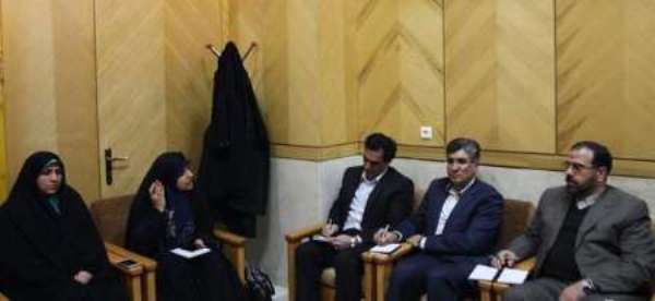 الرئيس الايراني يؤكد علي تعيين النساء والمواطنين السنة في المناصب الاداريه الرئيس الايراني يؤكد علي تعيين النساء والمواطنين السنة في المناصب الاداريه