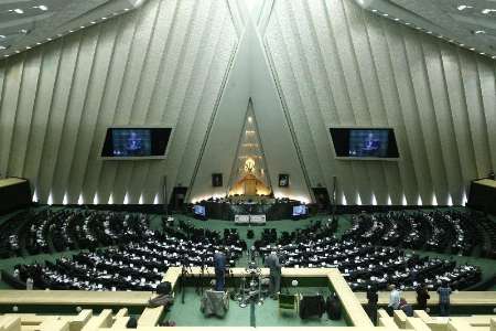Le budget de l'année 1396 adopté par le Parlement iranien