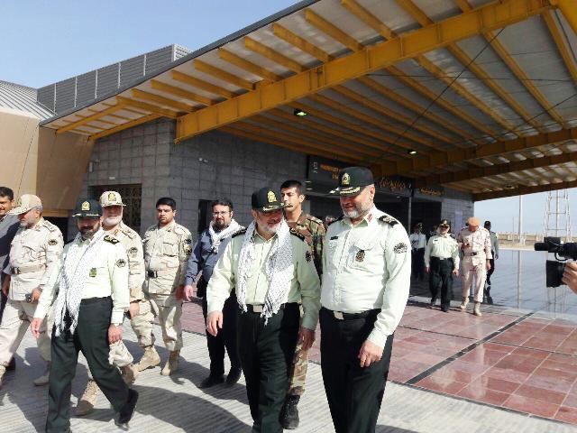 300 هزار پليس تامين امنيت شهروندان در نوروز را عهده دارند/حضور60 هزار هميار بسيج در كاروان هاي راهيان نور 300 هزار پليس تامين امنيت شهروندان در نوروز را عهده دارند/حضور60 هزار هميار بسيج در كاروان هاي راهيان نور